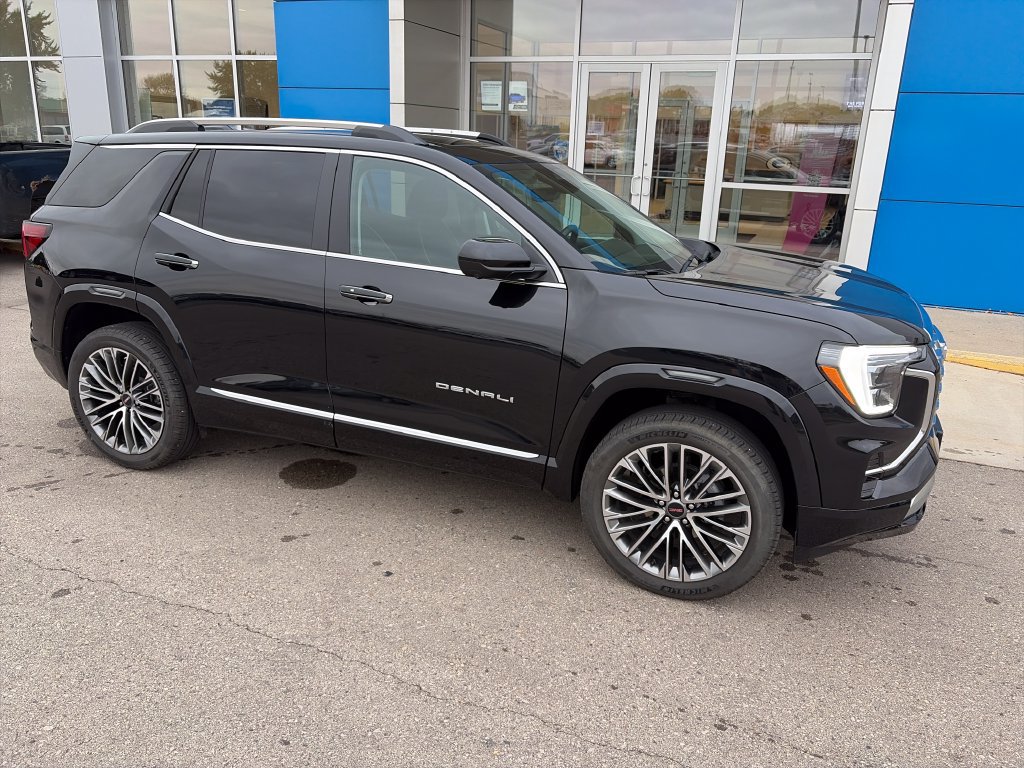 Used 2026 GMC Terrain Denali AWD/4WD image 2