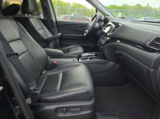 Used 2019 Honda Pilot Touring image 9