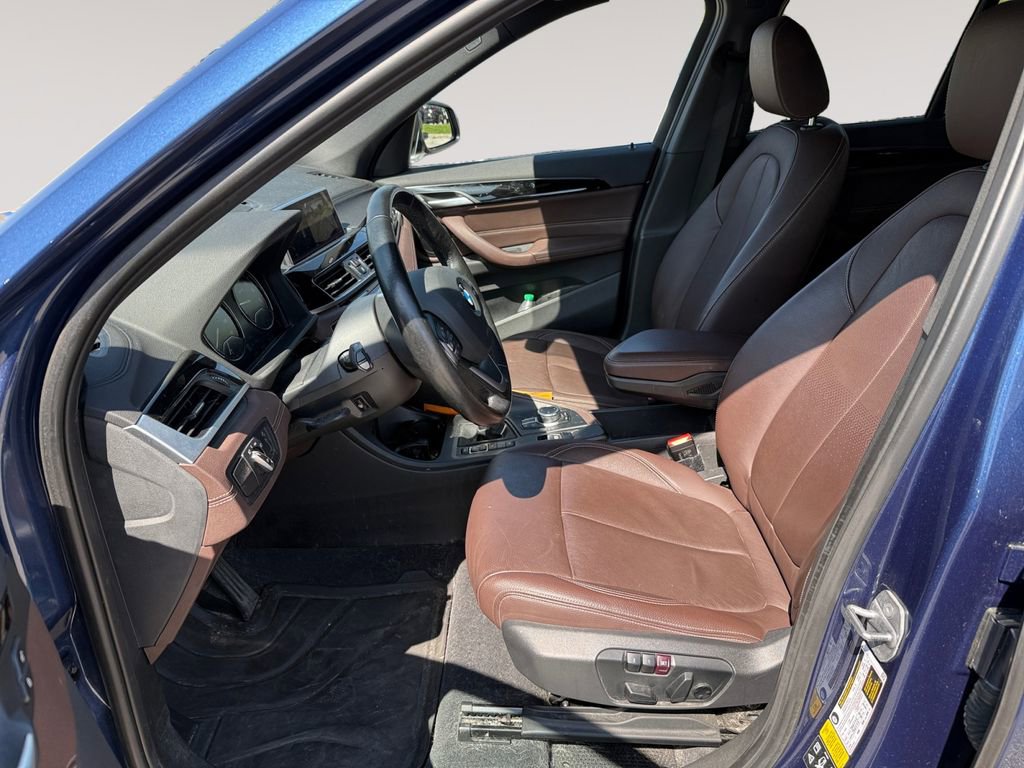 Certified 2022 BMW X1 xDrive28i w/ Premium Package AWD/4WD image 2