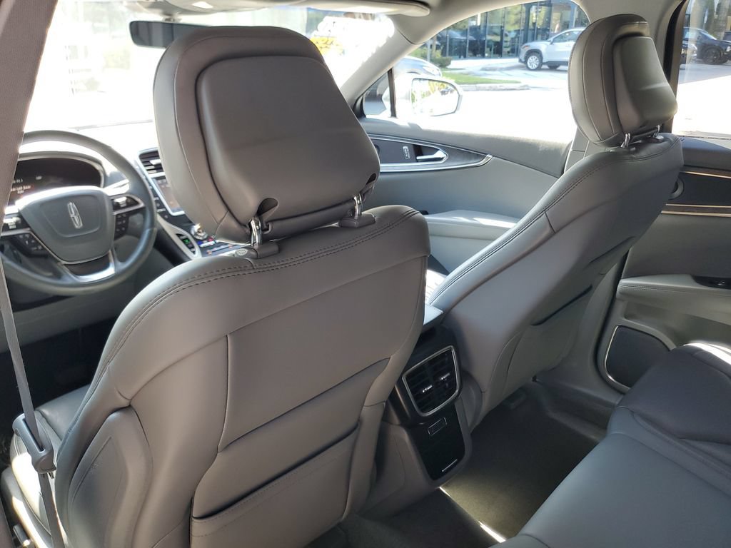 Used 2020 Lincoln Nautilus Reserve w/ Equipment Group 201A FWD image 11