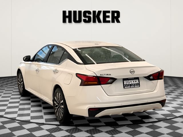 Used 2025 Nissan Altima 2.5 SV FWD image 7