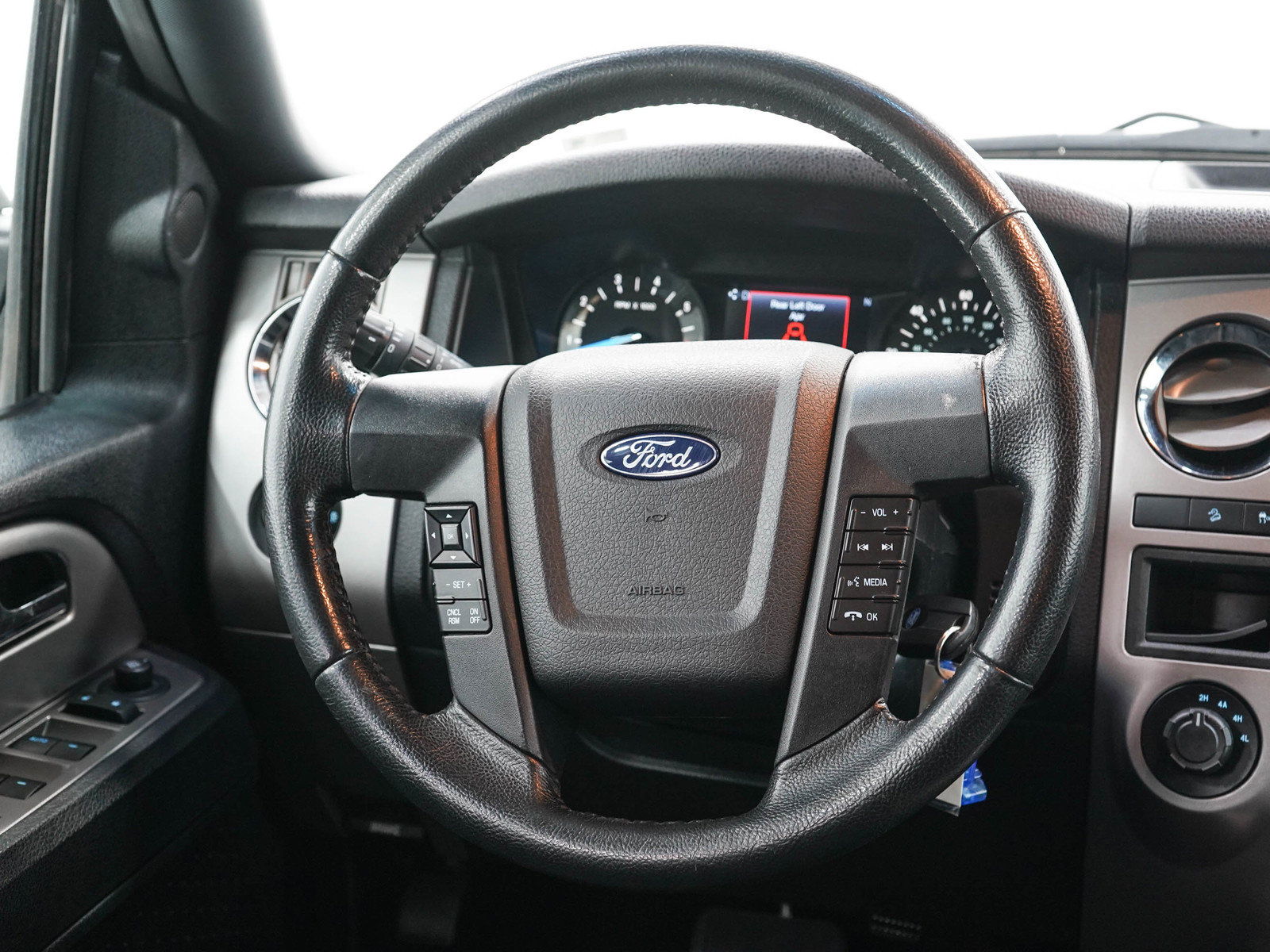 Used 2017 Ford Expedition EL XLT AWD/4WD image 17
