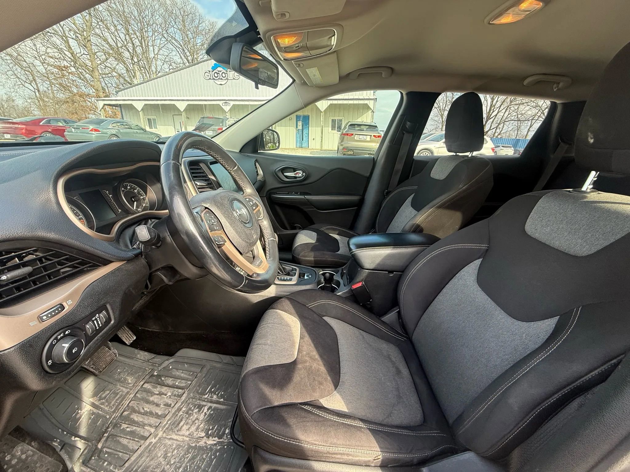 Used 2014 Jeep Cherokee Latitude image 10