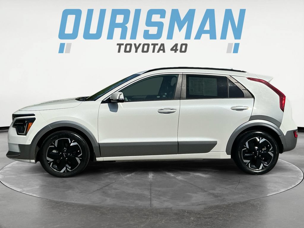 Used 2023 Kia Niro Wave w/ Wave Preserve Package FWD image 4