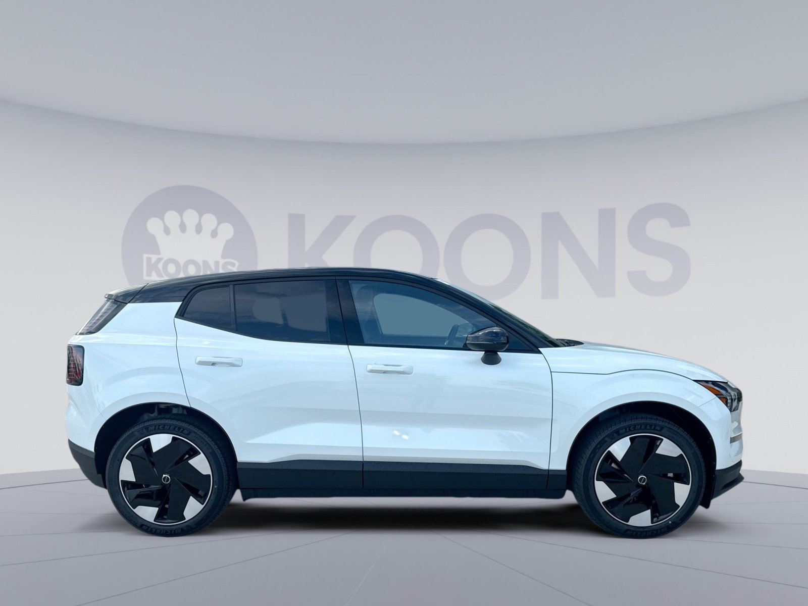 New 2026 Volvo EX30 Plus w/ Protection Package Premier RWD image 8