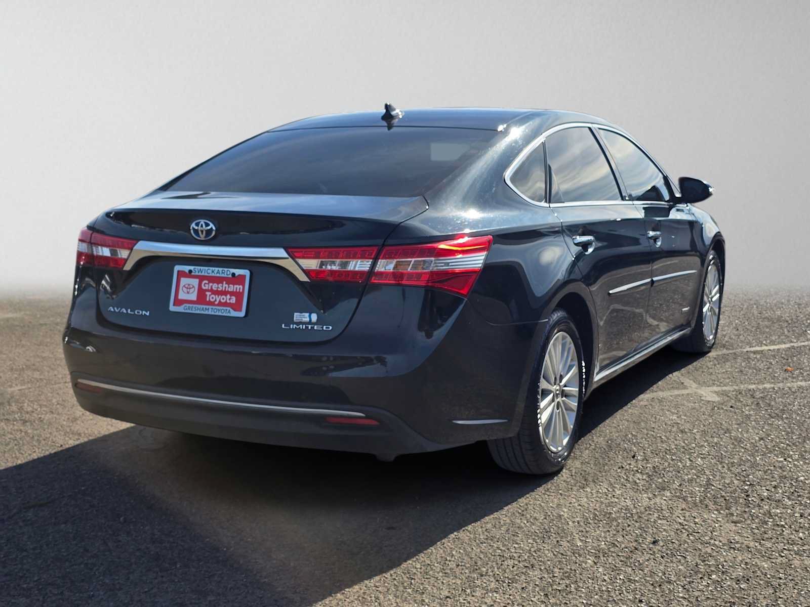 Used 2015 Toyota Avalon Limited FWD image 3