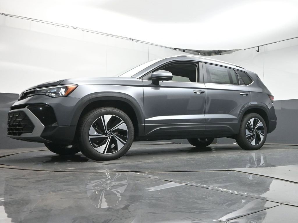 New 2025 Volkswagen Taos SE image 36