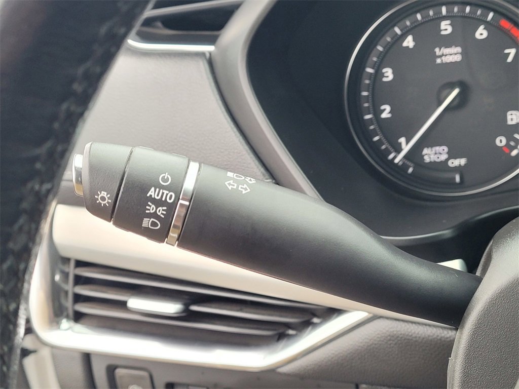 Used 2019 Cadillac XT4 Premium Luxury w/ Technology Package image 17