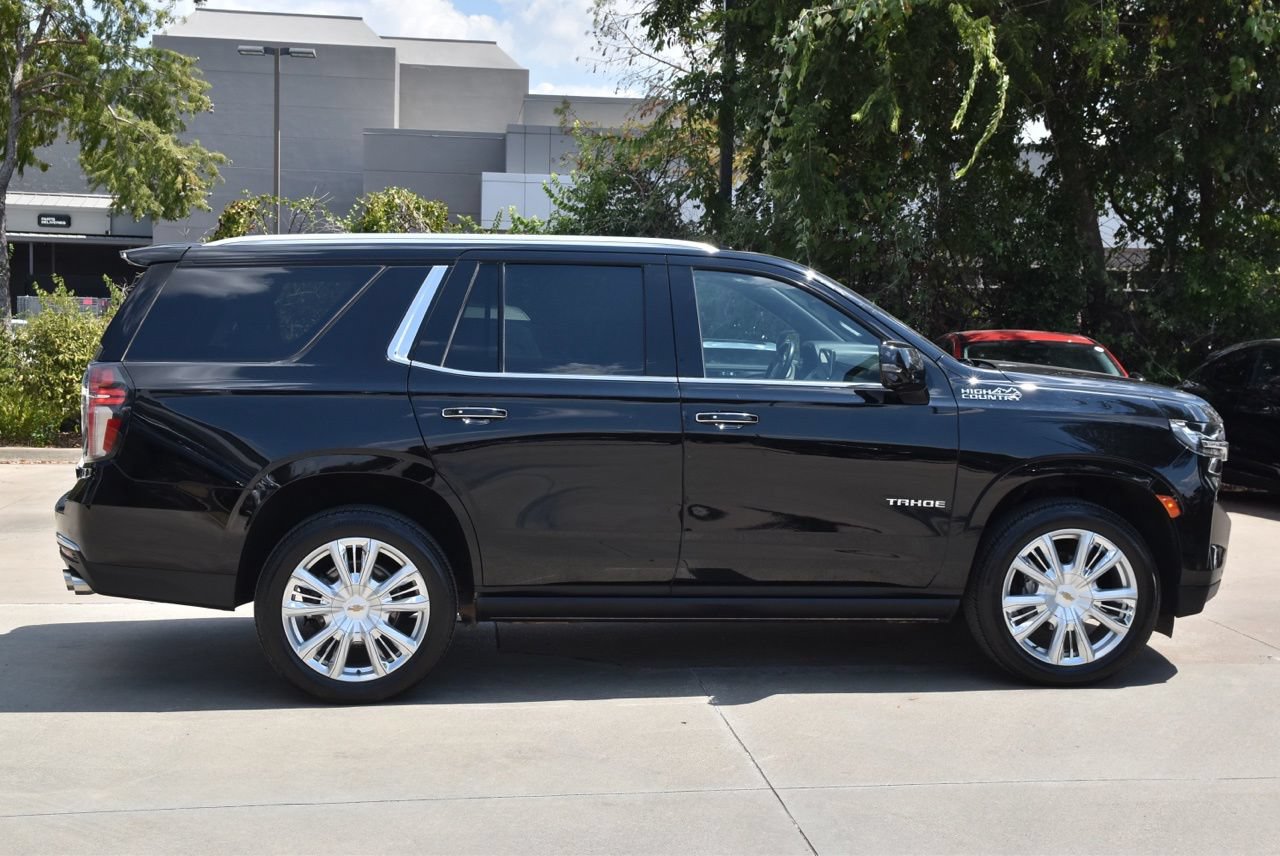 Used 2021 Chevrolet Tahoe High Country w/ Premium Package AWD/4WD image 6
