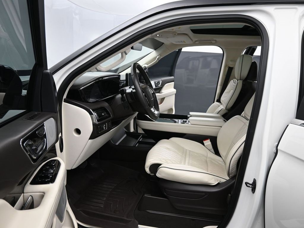 Used 2024 Lincoln Navigator L Black Label image 14