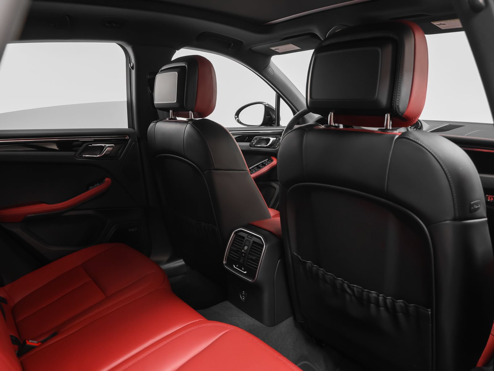 New 2026 Porsche Macan AWD/4WD image 25