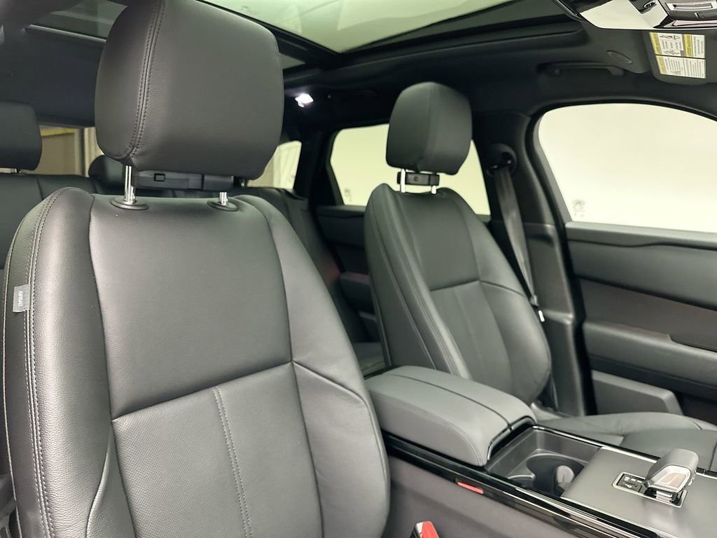 Used 2026 Land Rover Range Rover Velar S AWD/4WD image 5