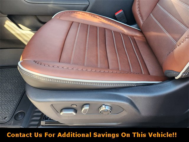 New 2026 GMC Sierra 2500 Denali Ultimate w/ LPO, Black Badging Package image 18