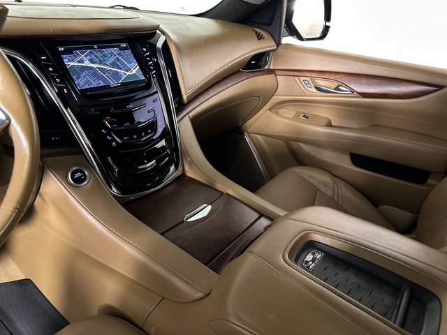 Used 2017 Cadillac Escalade Platinum AWD/4WD image 36