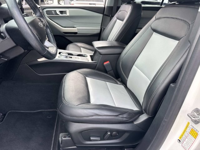 Used 2022 Ford Explorer XLT w/ Equipment Group 202A RWD image 19