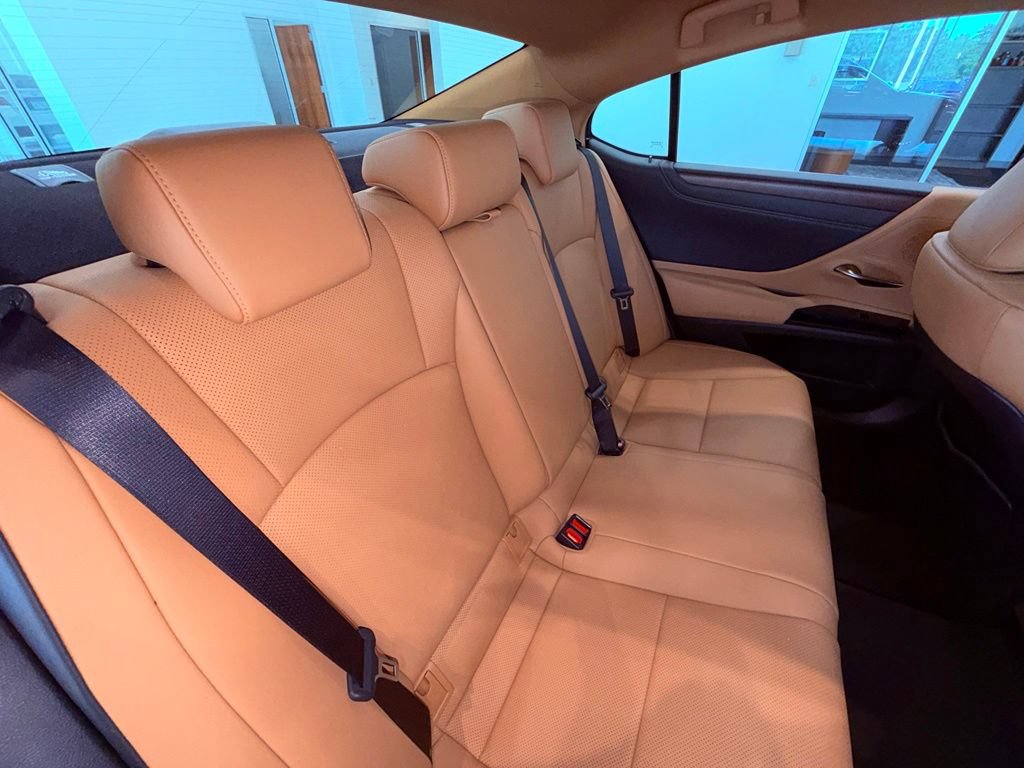 Certified 2024 Lexus ES 350 w/ Premium Package FWD image 14