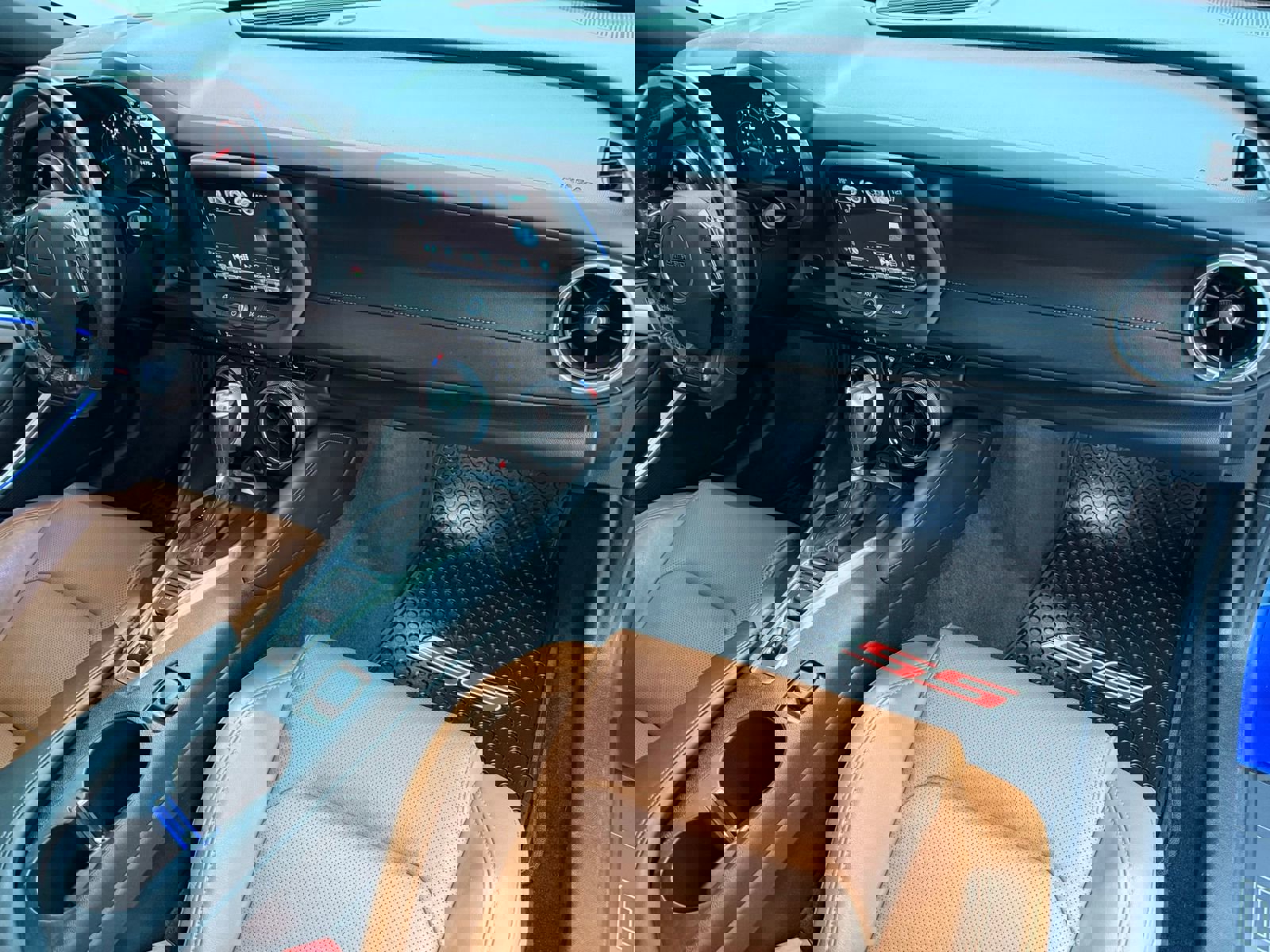 Used 2016 Chevrolet Camaro SS image 28