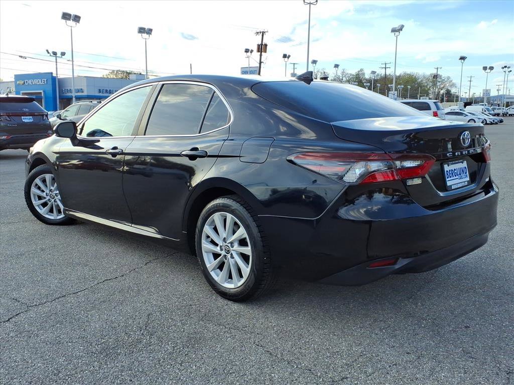 Used 2021 Toyota Camry LE w/ Convenience Package image 6