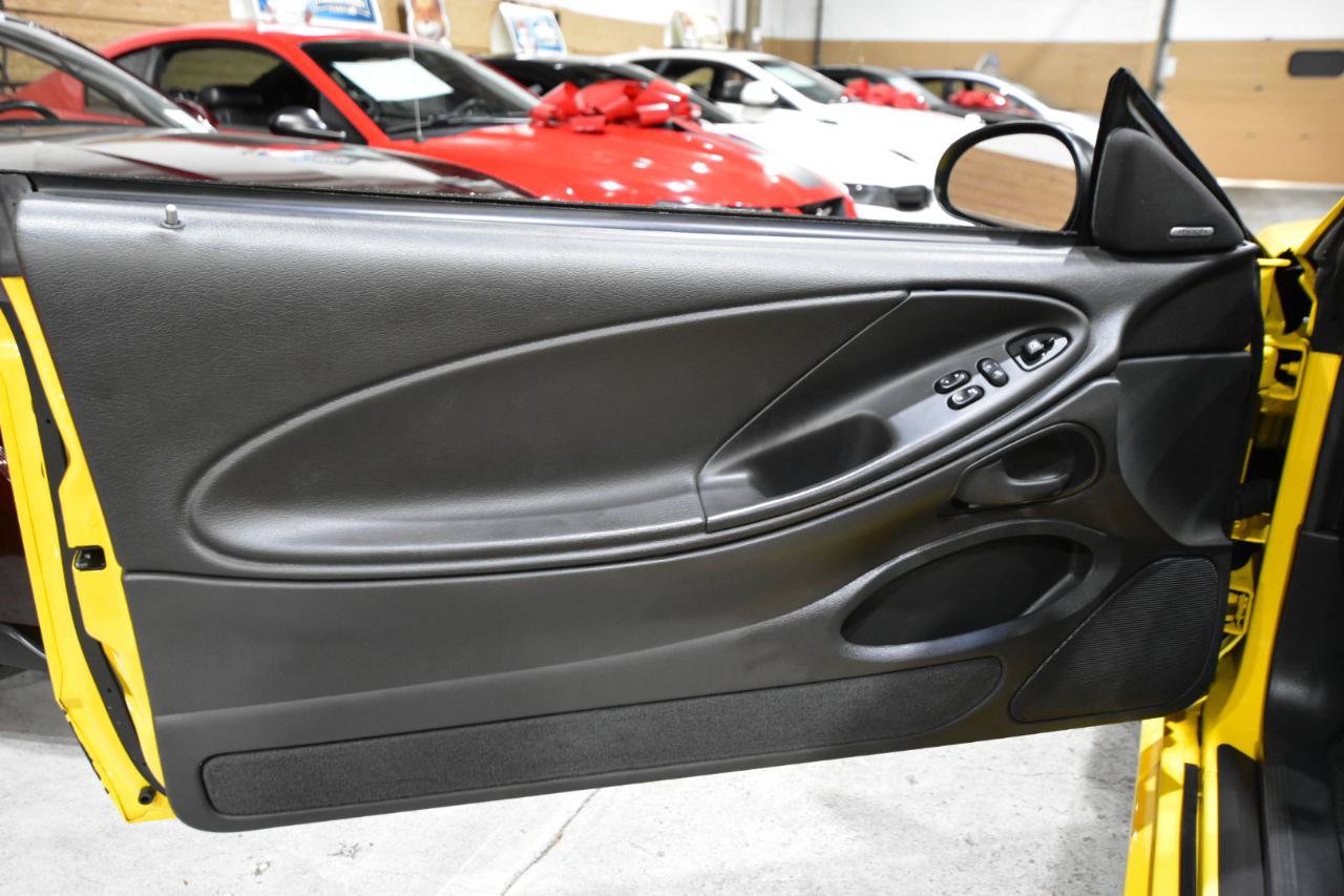 Used 2004 Ford Mustang Mach 1 RWD image 17