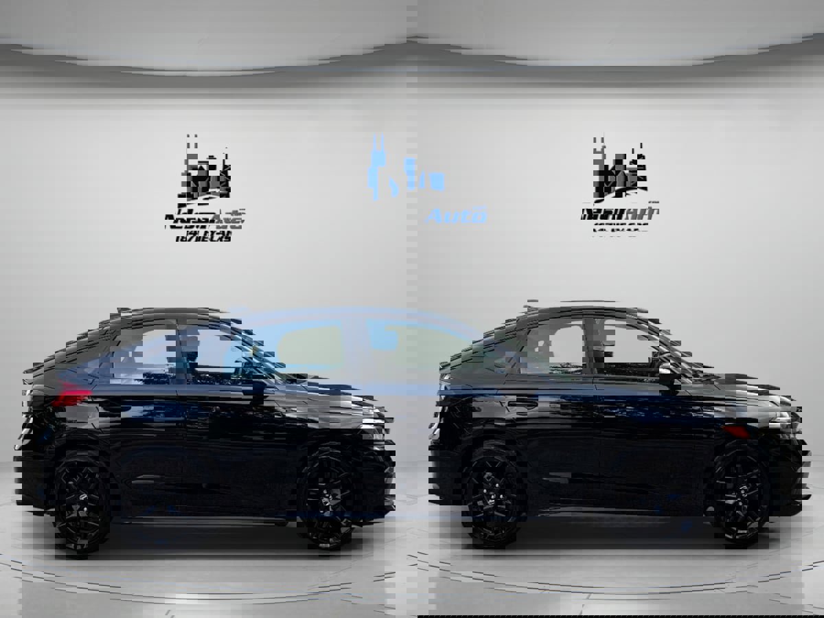 Used 2023 Honda Civic Sport image 3