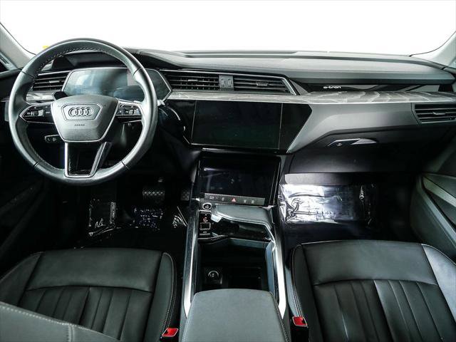 Used 2022 Audi e-tron Premium w/ Convenience Plus Package AWD/4WD image 20