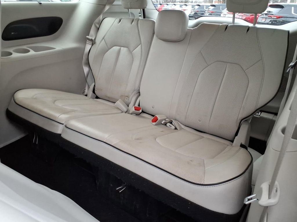 Used 2018 Chrysler Pacifica Limited w/ Advanced Safetytec Group image 11
