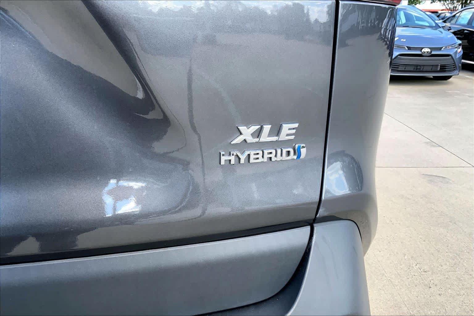 Used 2024 Toyota RAV4 XLE Premium w/ Weather Package AWD/4WD image 10