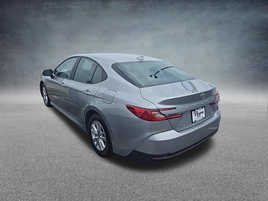 Used 2025 Toyota Camry LE FWD image 5