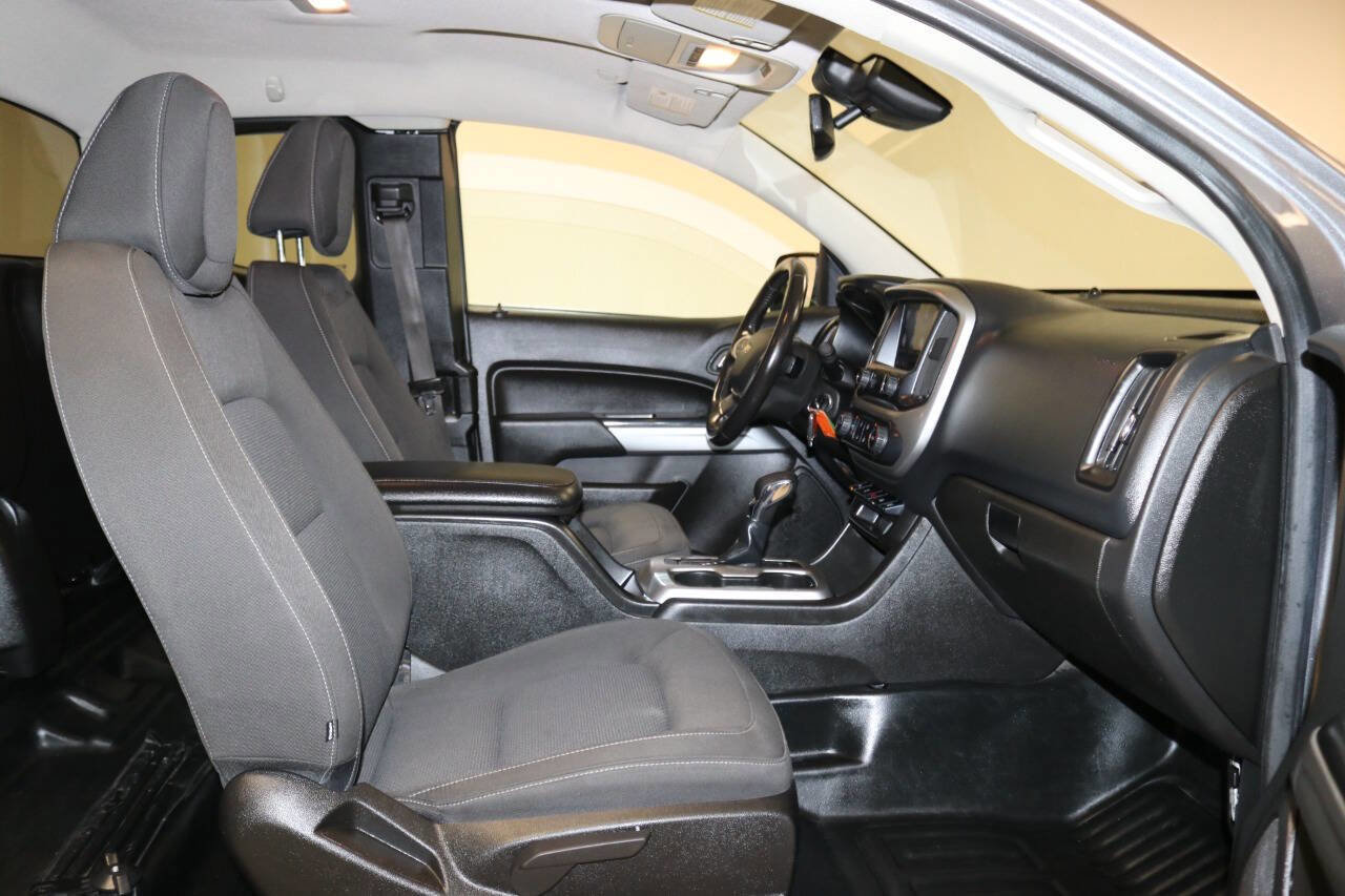 Used 2022 Chevrolet Colorado LT w/ Fleet Safety Package image 19