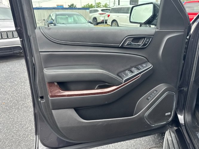 Used 2017 GMC Yukon SLT w/ Premium Edition AWD/4WD image 19