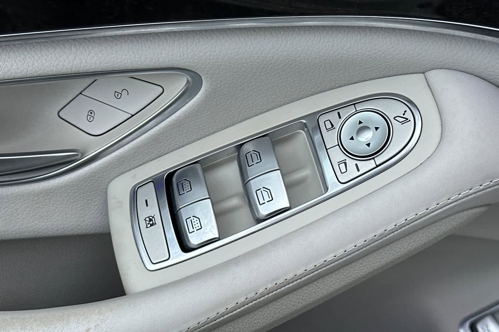 Used 2015 Mercedes-Benz S 550 Sedan image 13