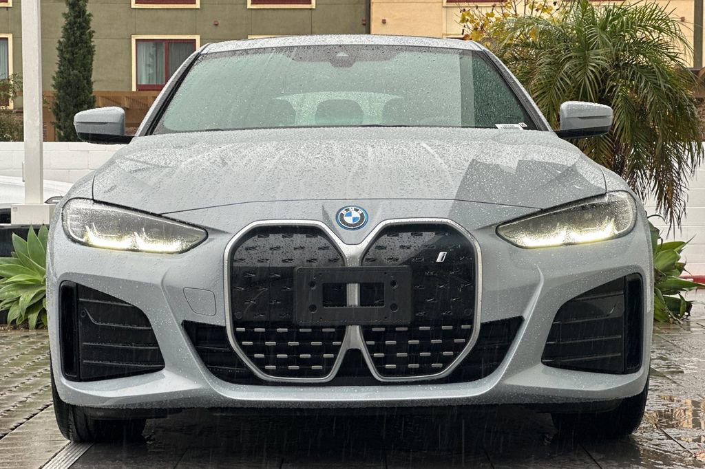 Used 2023 BMW i4 eDrive40 w/ M Sport Package image 8