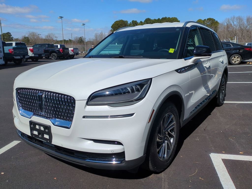 Used 2023 Lincoln Aviator 2WD image 3