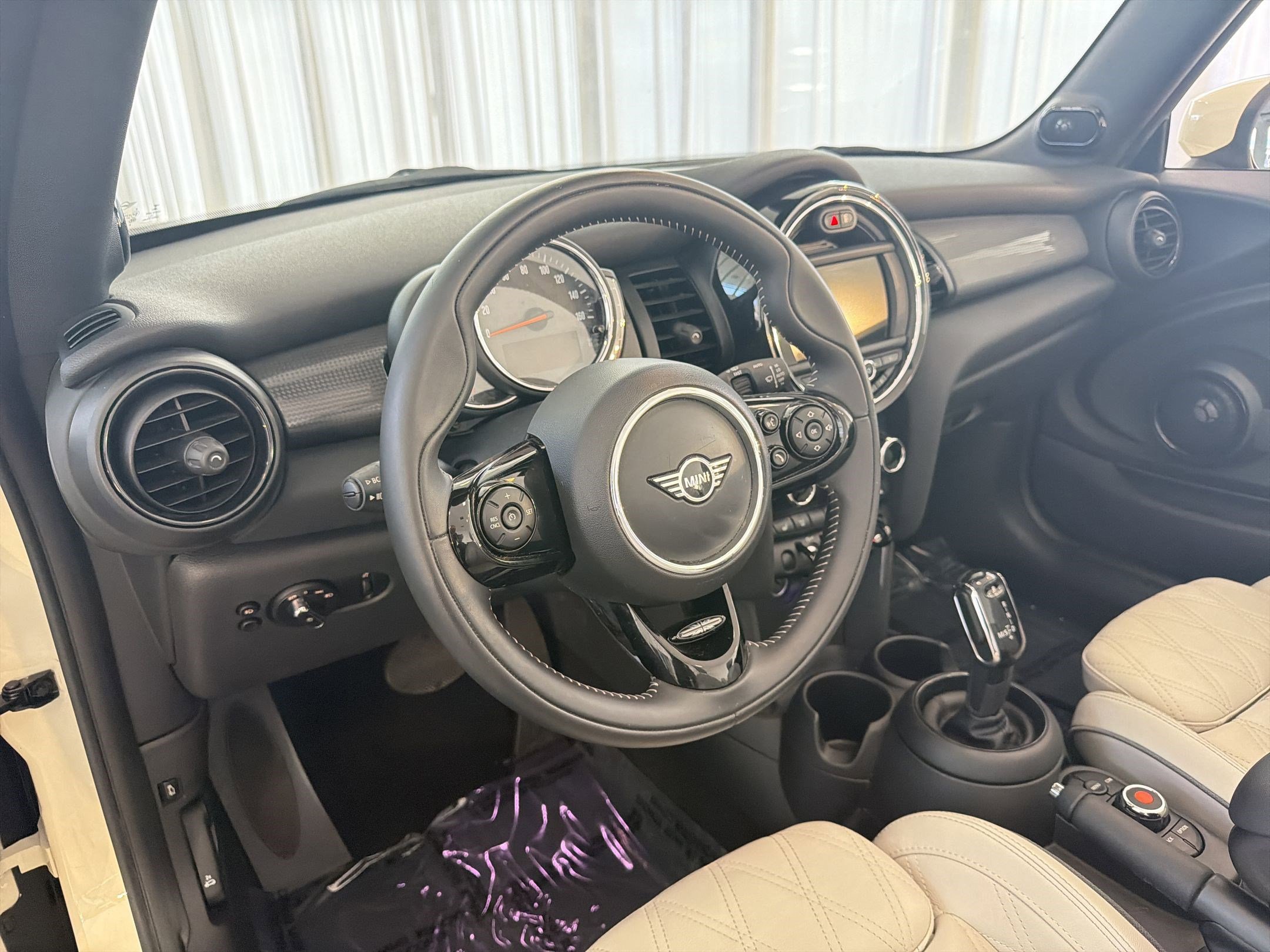 Used 2020 MINI Cooper Convertible w/ Signature Upholstery Package FWD image 4