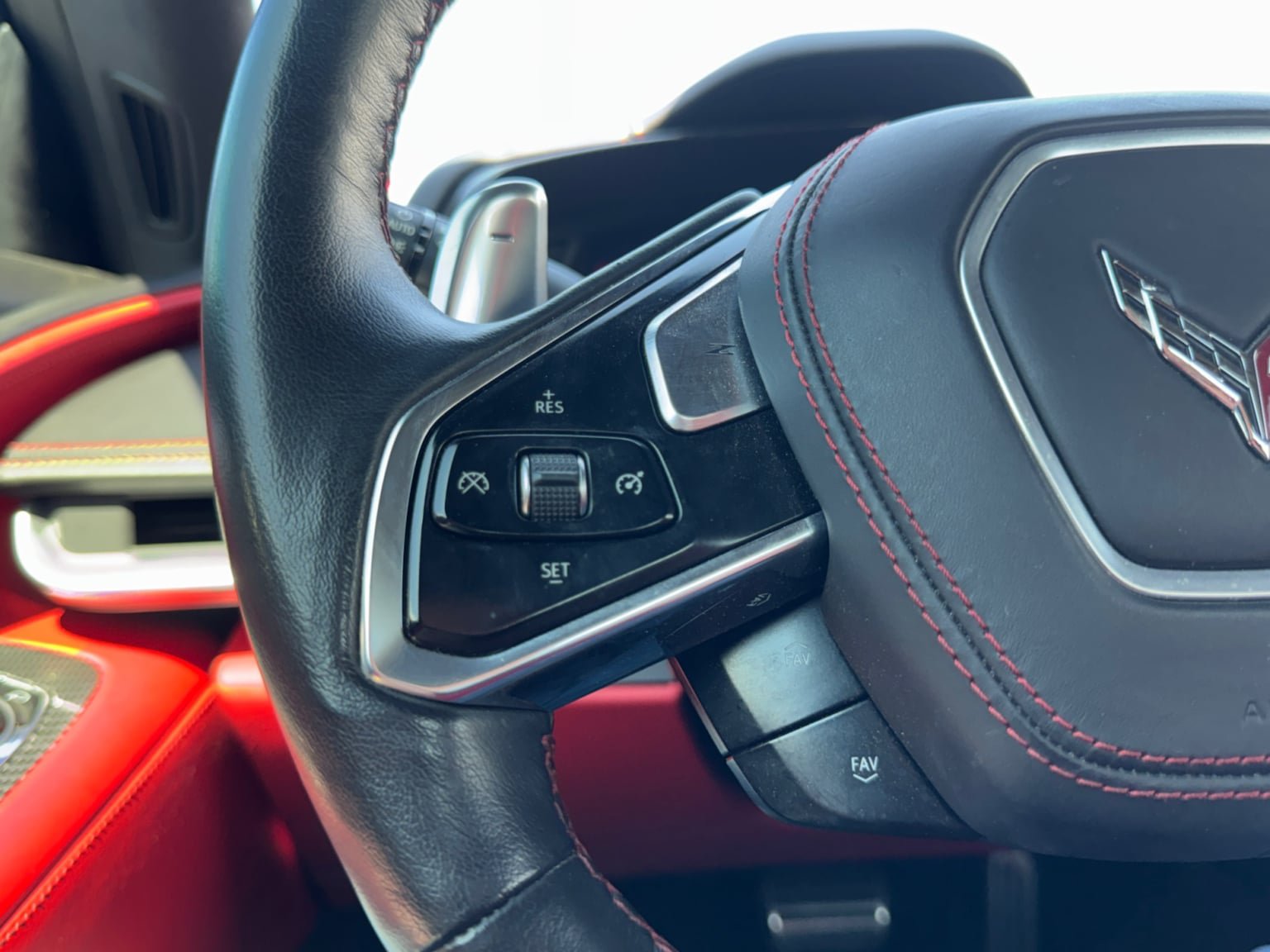 Used 2022 Chevrolet Corvette Stingray Premium Conv w/ Z51 Performance Package RWD image 22