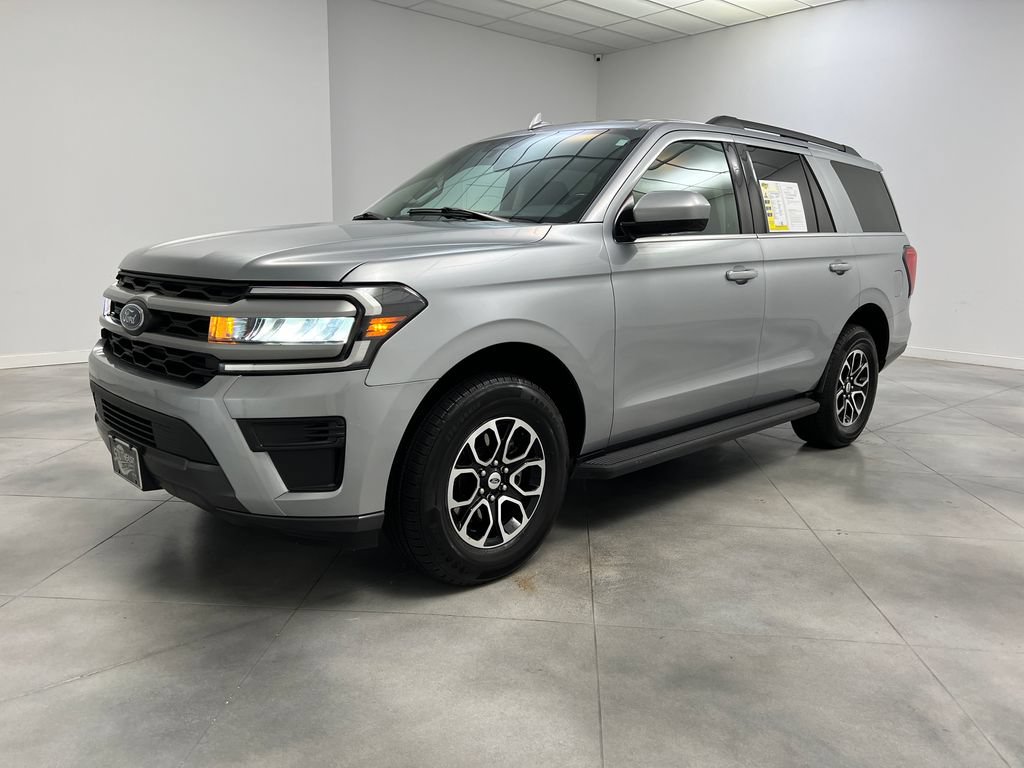 Used 2024 Ford Expedition XLT RWD image 4