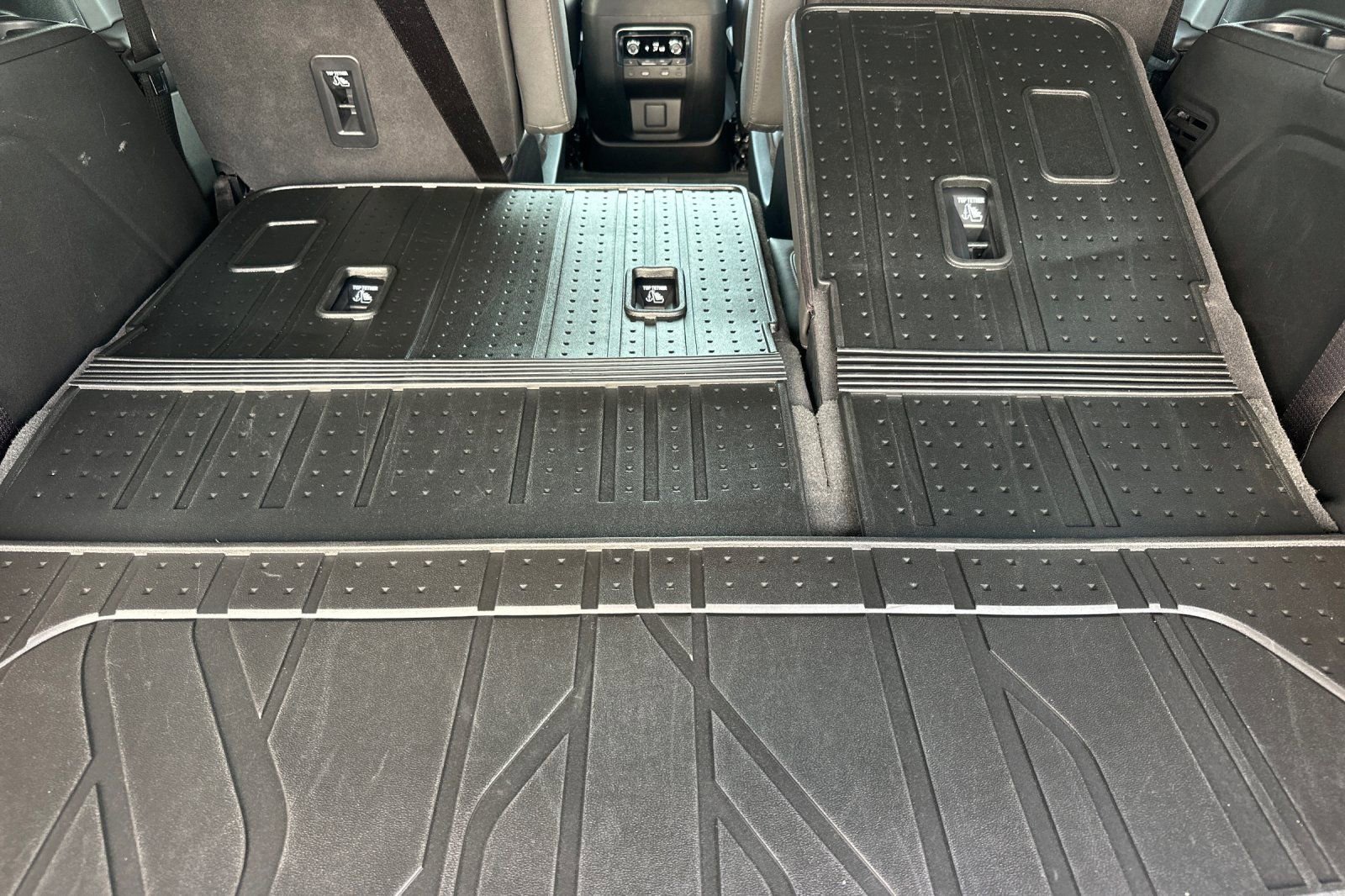 Certified 2025 Chevrolet Tahoe High Country image 17