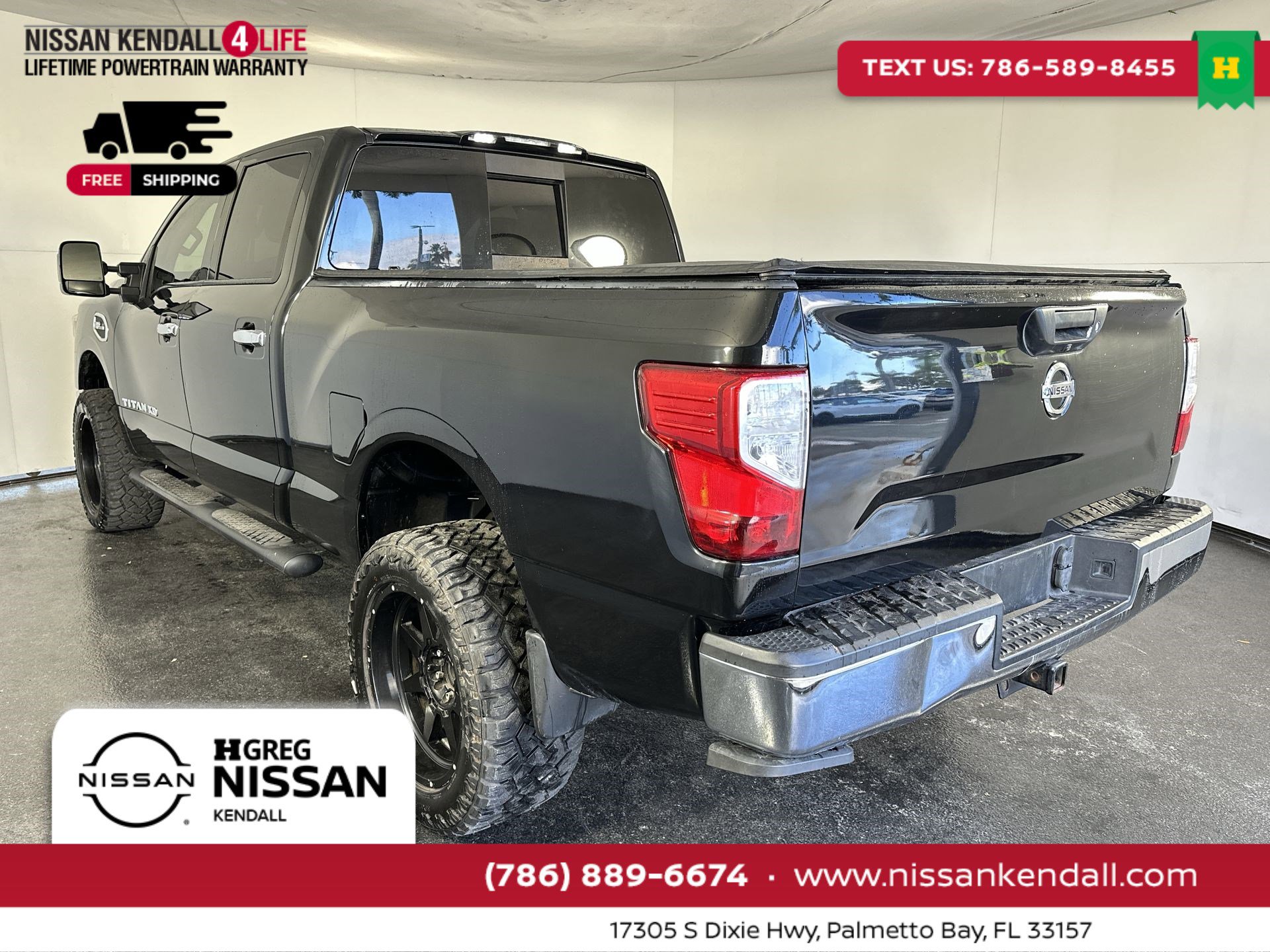 Used 2018 Nissan Titan SV image 8