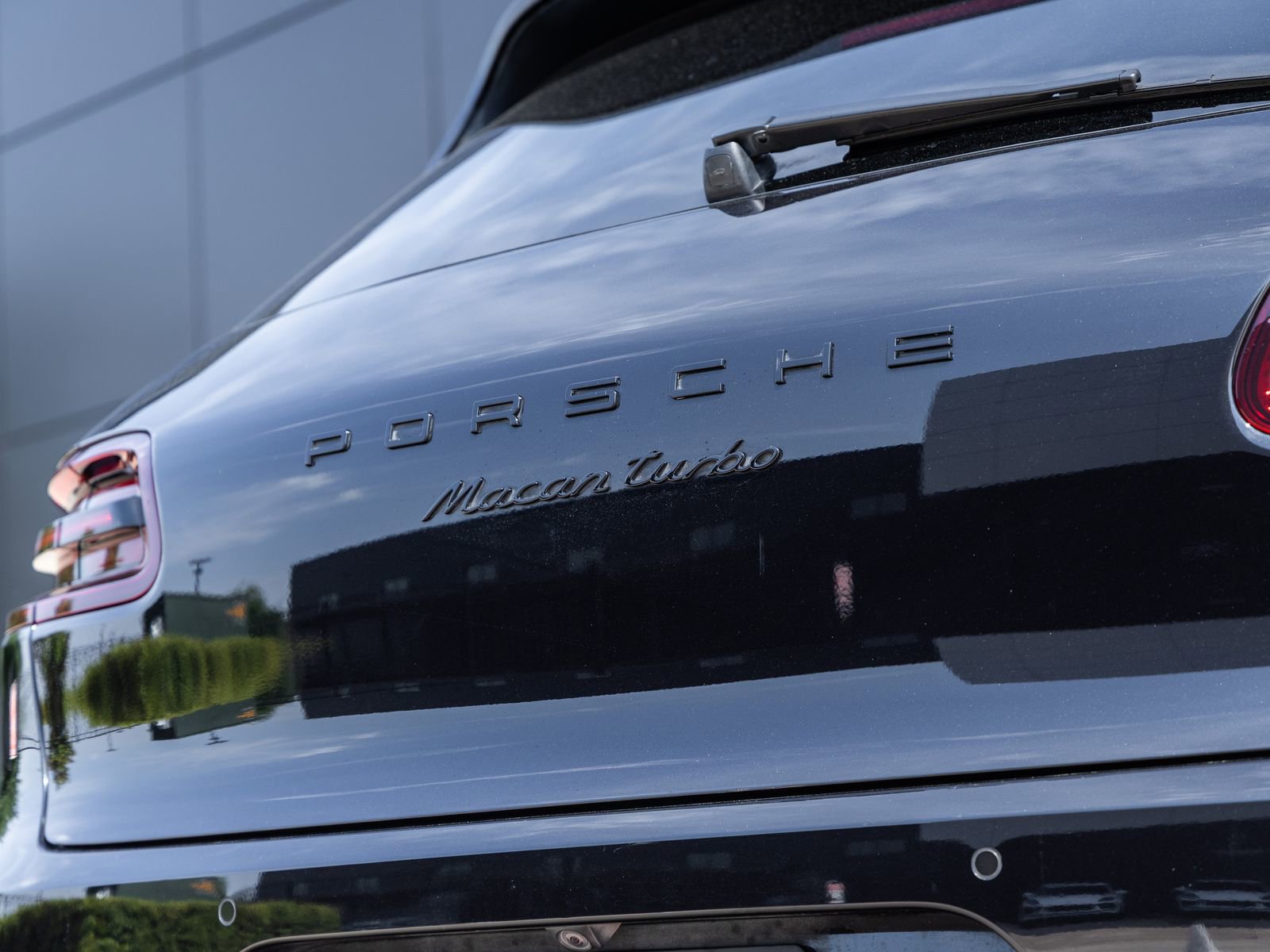 Certified 2017 Porsche Macan Turbo AWD/4WD image 14