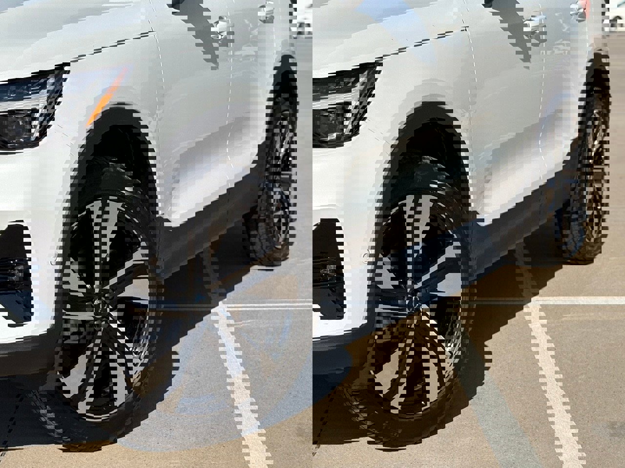 New 2026 Volvo XC40 B4 Plus w/ Protection Package Premier image 9