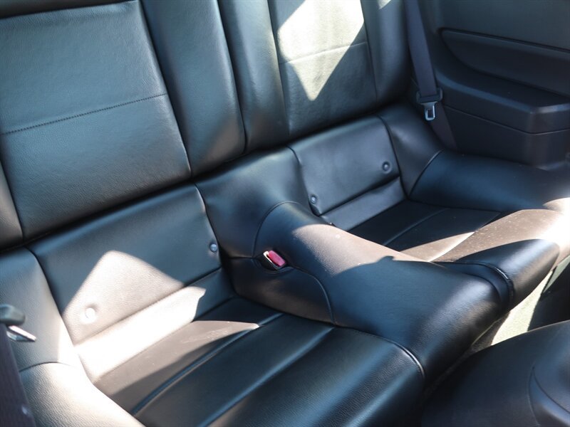 Used 2006 Ford Mustang Premium RWD image 25