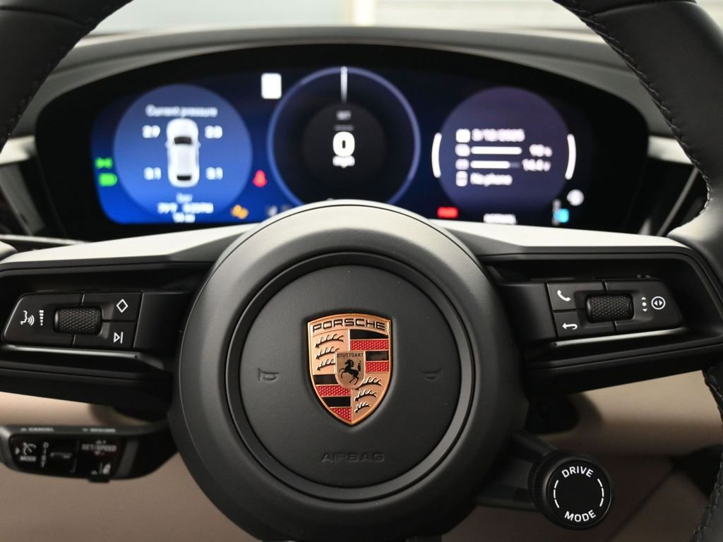New 2025 Porsche Macan Electric RWD image 20