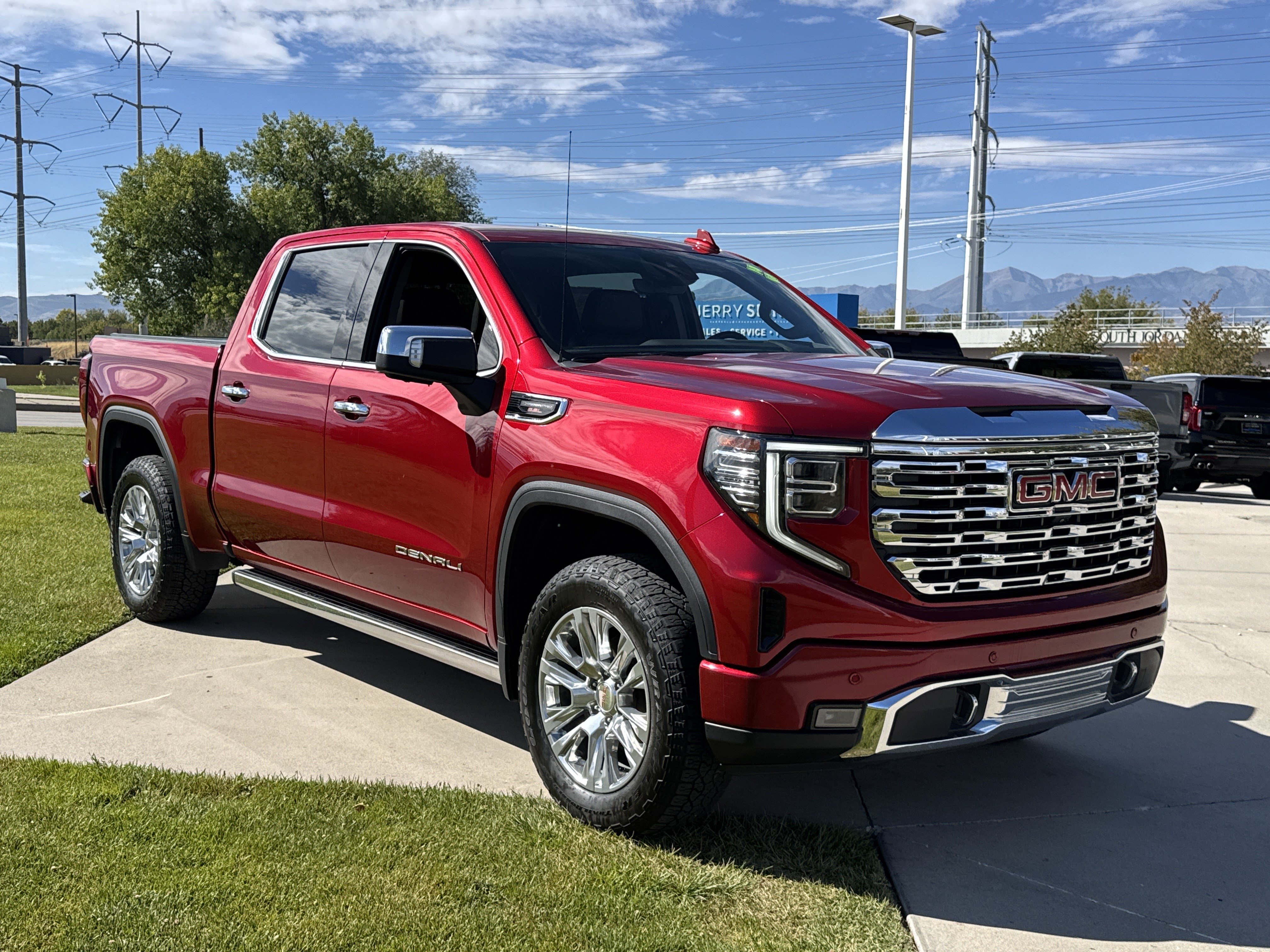 Used 2023 GMC Sierra 1500 Denali w/ Technology Package AWD/4WD image 7