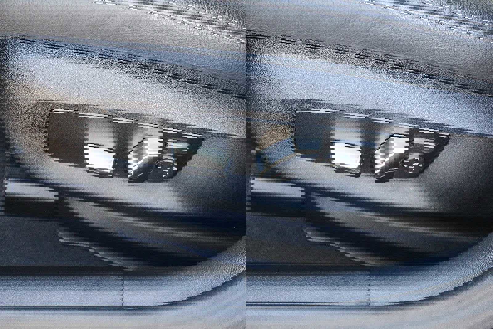 Used 2023 BMW 530e 530e w/ M Sport Package image 22