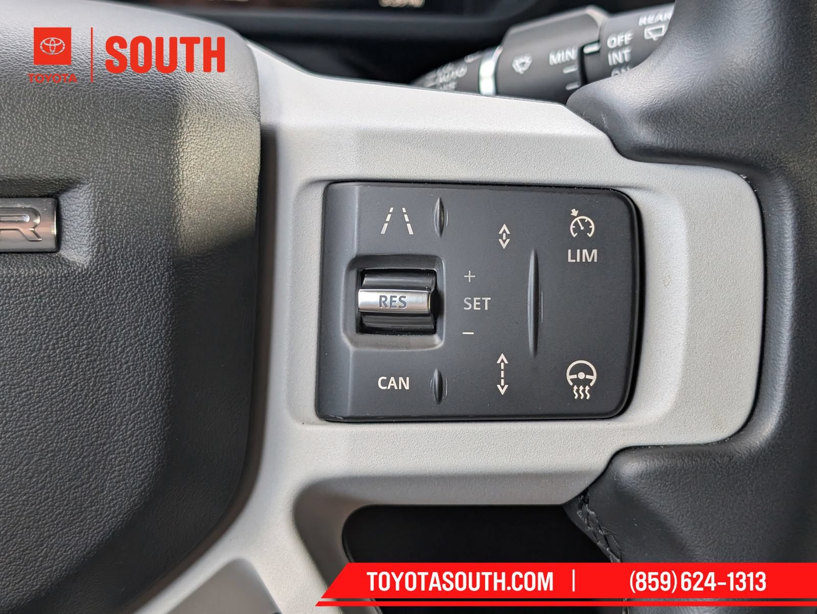 Used 2025 Land Rover Defender 110 S AWD/4WD image 17