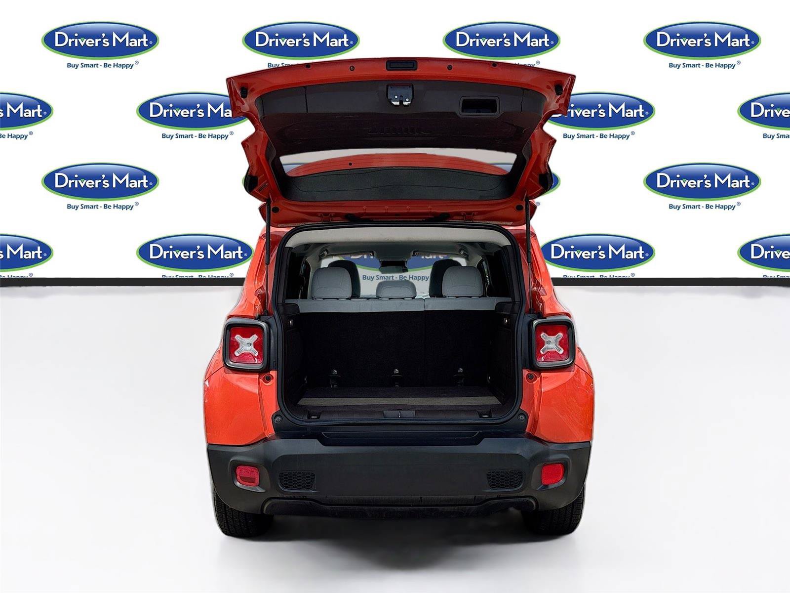 Used 2015 Jeep Renegade Latitude FWD image 23
