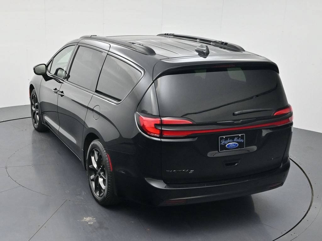 Used 2025 Chrysler Pacifica Limited FWD image 38
