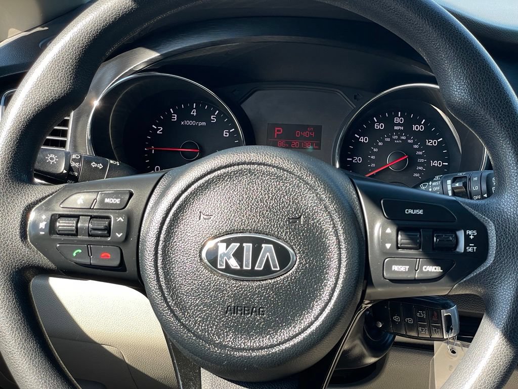 Used 2017 Kia Sedona LX FWD image 12