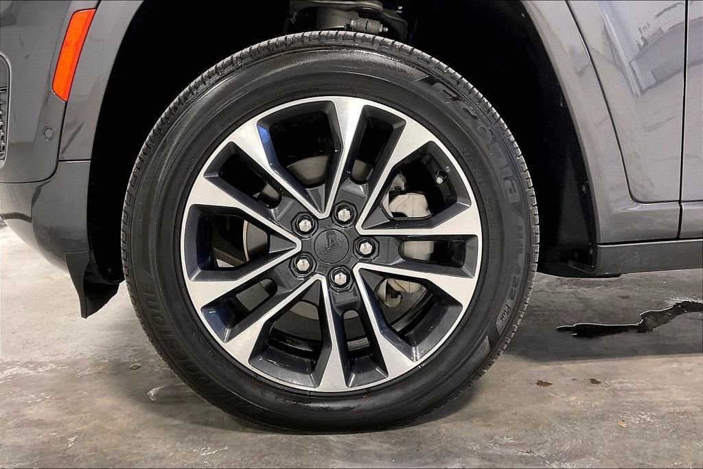 Used 2022 Jeep Grand Cherokee Overland w/ Adv Protech Group III image 11