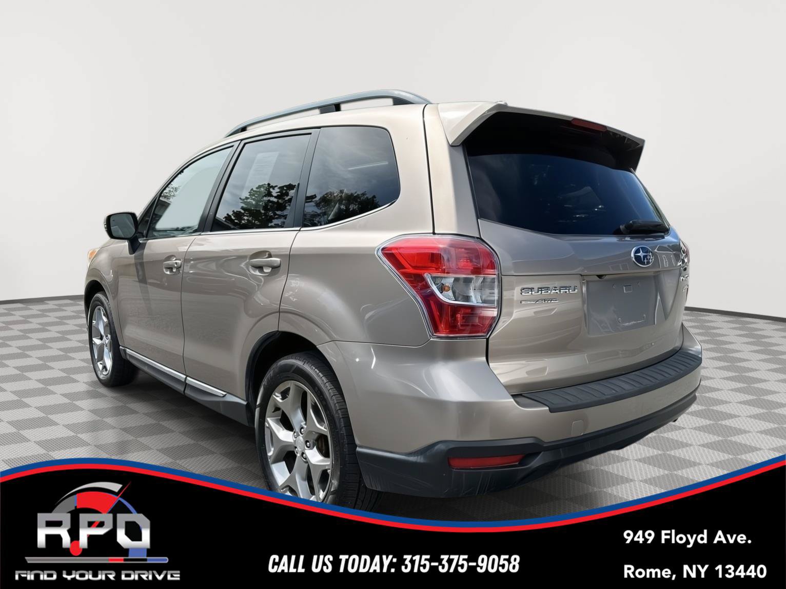 Used 2016 Subaru Forester 2.5i Touring AWD/4WD image 3